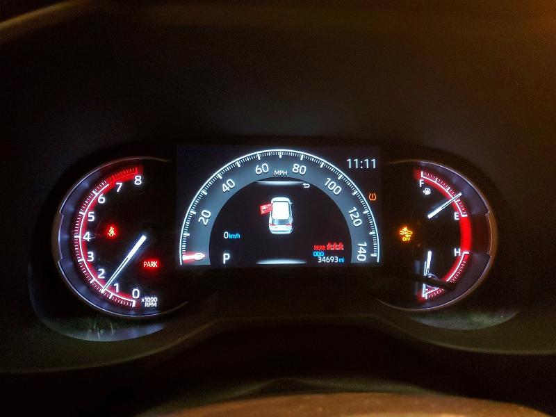 Фото 9 - TOYOTA RAV4