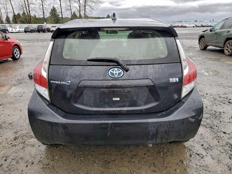 Фото 6 - TOYOTA PRIUS