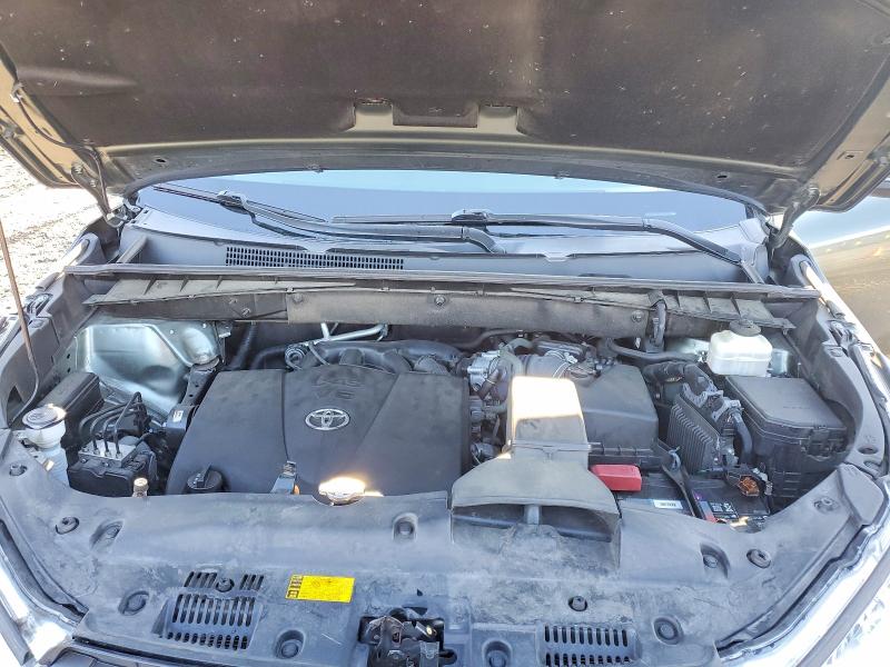 Фото 12 - TOYOTA HIGHLANDER