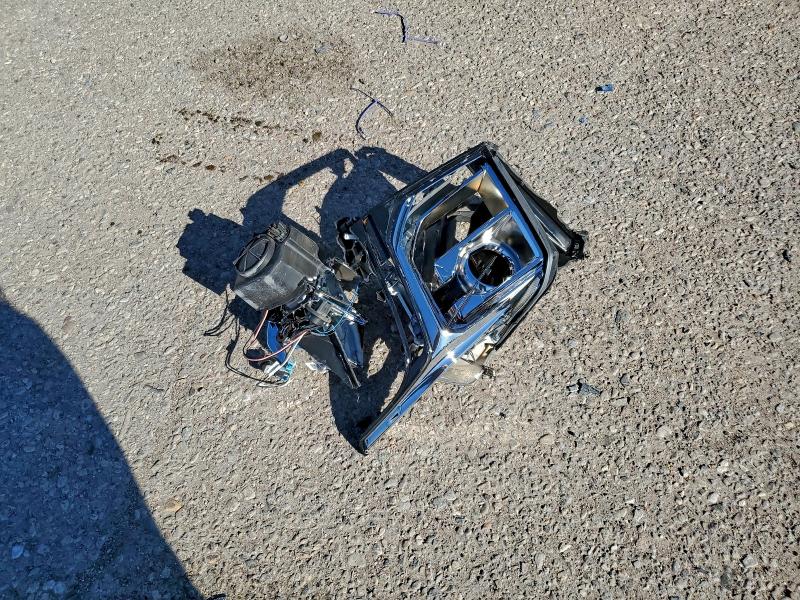 Фото 13 - GMC YUKON