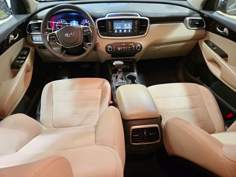 Фото 8 - KIA SORENTO