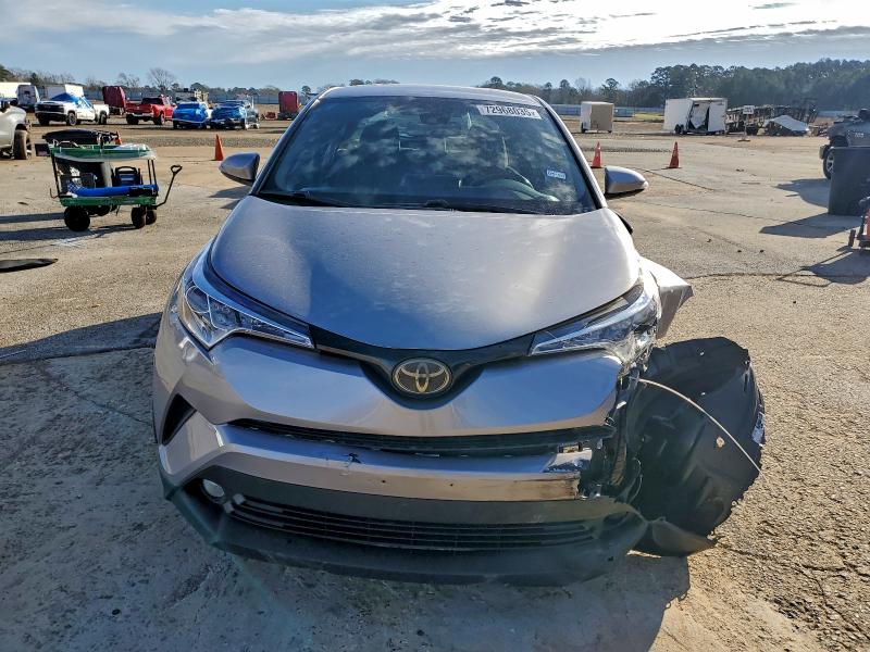 Фото 5 - TOYOTA C-HR