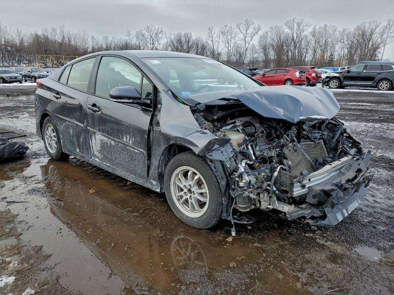 Фото 4 - TOYOTA PRIUS