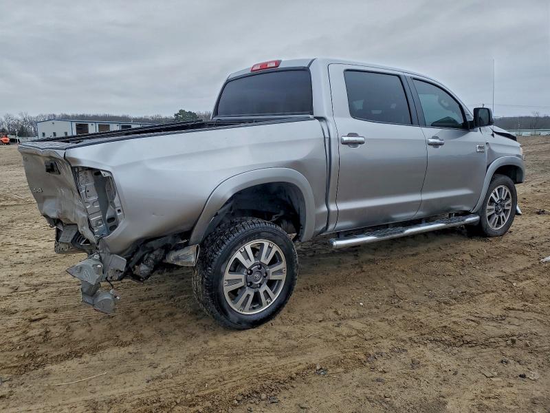 Фото 3 - TOYOTA TUNDRA