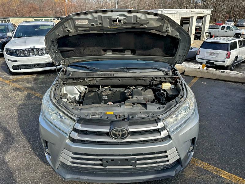 Фото 9 - TOYOTA HIGHLANDER