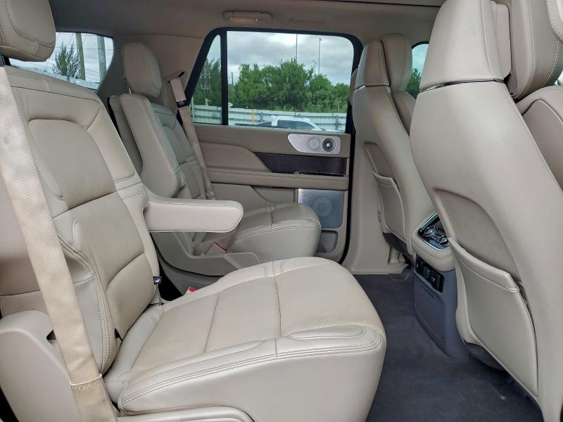 Фото 11 - LINCOLN NAVIGATOR