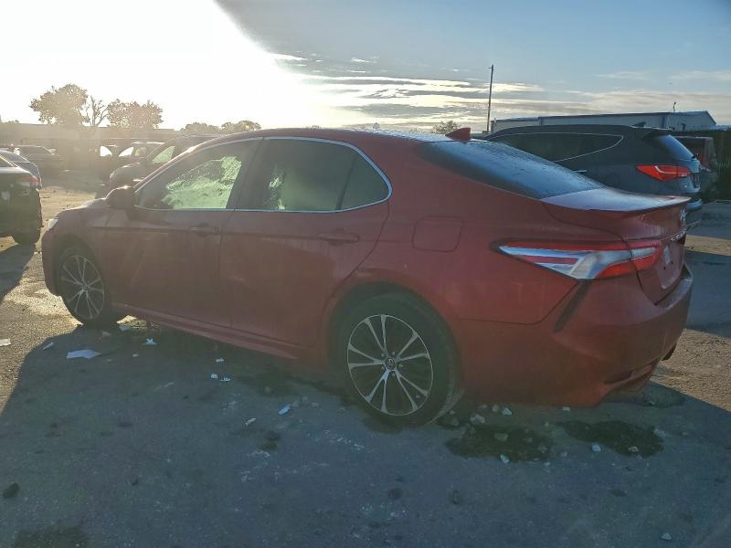 Фото 2 - TOYOTA CAMRY