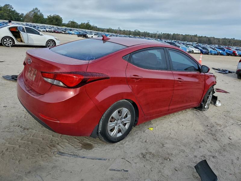 Фото 3 - HYUNDAI ELANTRA