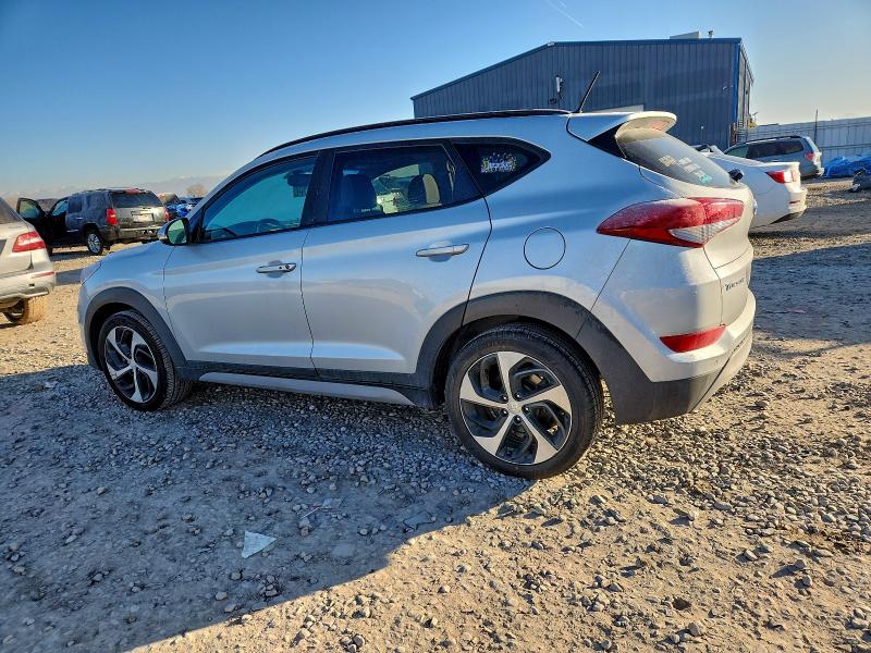 Фото 2 - HYUNDAI TUCSON