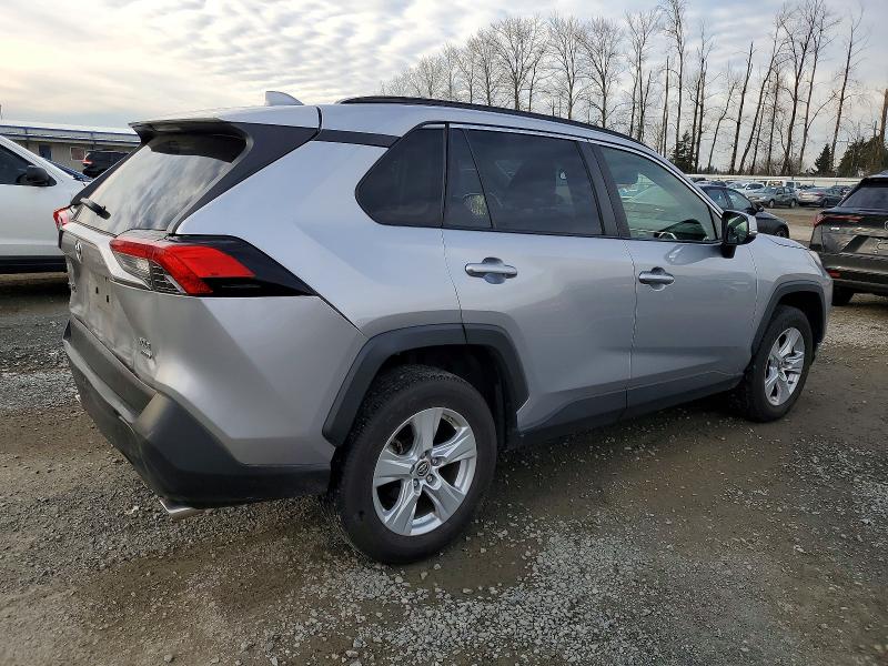 Фото 3 - TOYOTA RAV4