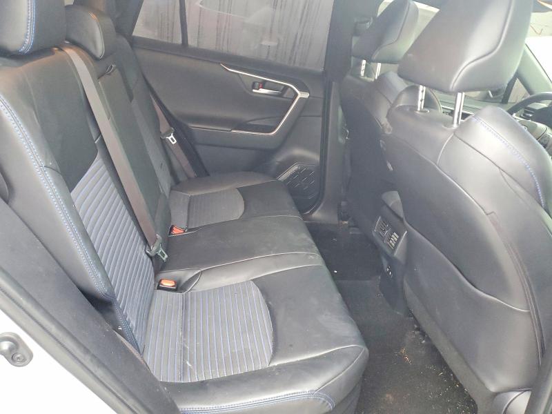 Фото 10 - TOYOTA RAV4