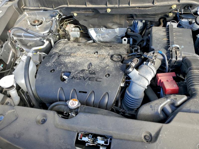 Фото 12 - MITSUBISHI OUTLANDER