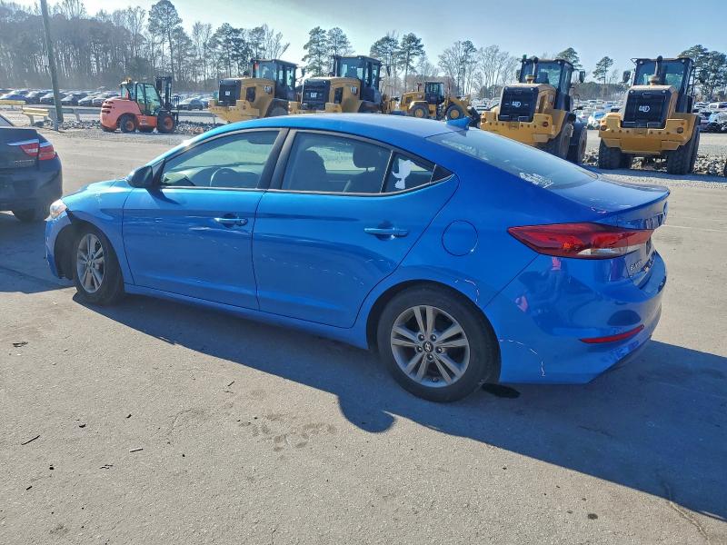 Фото 2 - HYUNDAI ELANTRA