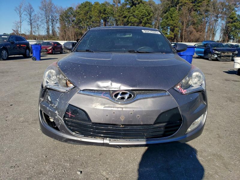 Фото 5 - HYUNDAI VELOSTER