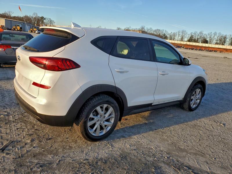 Фото 3 - HYUNDAI TUCSON