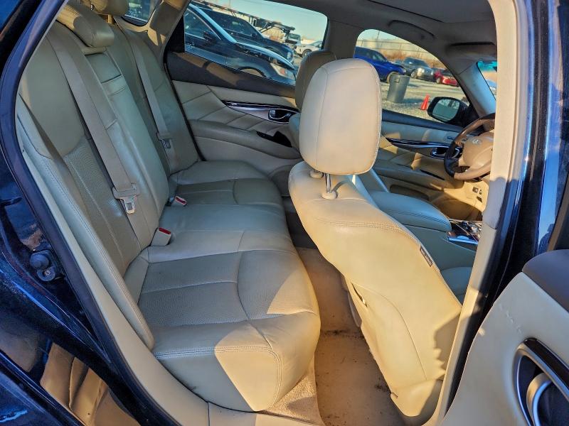 Фото 10 - INFINITI Q70