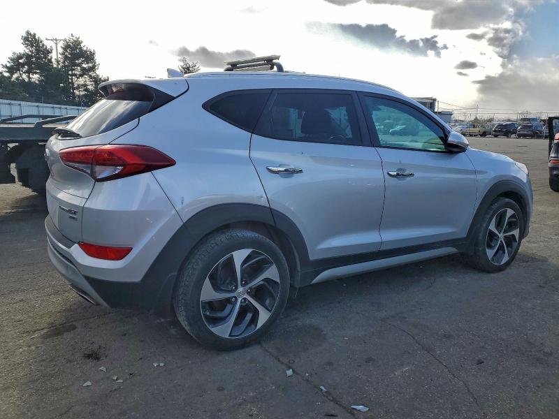 Фото 3 - HYUNDAI TUCSON