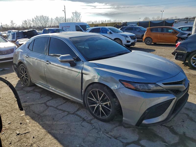 Фото 4 - TOYOTA CAMRY