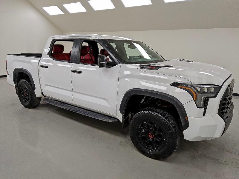 Фото 4 - TOYOTA TUNDRA