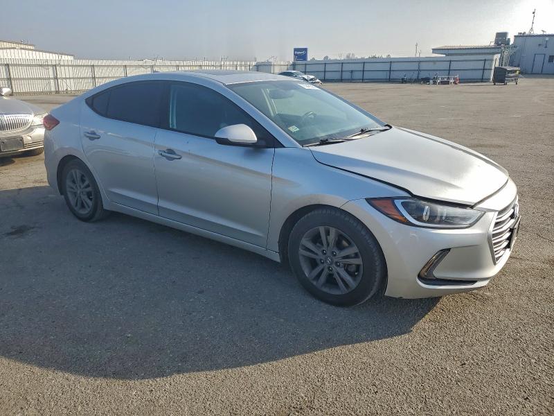 Фото 4 - HYUNDAI ELANTRA