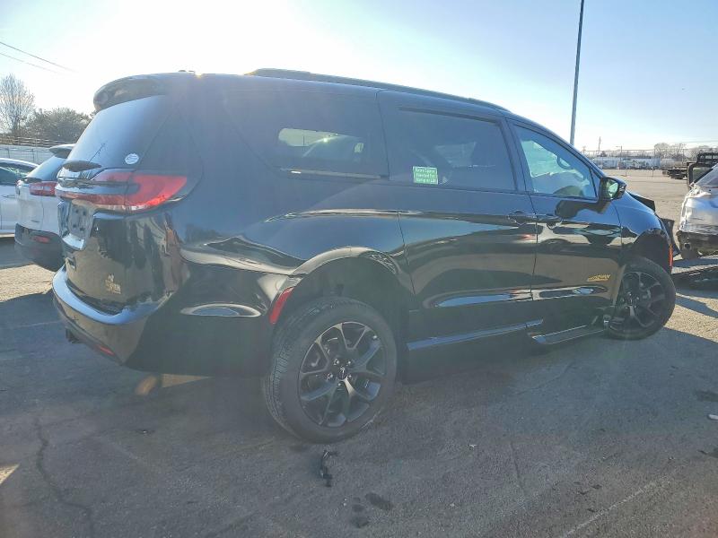 Фото 3 - CHRYSLER PACIFICA