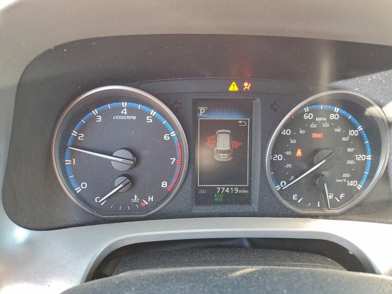 Фото 9 - TOYOTA RAV4