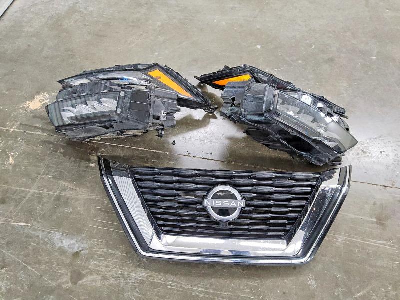 Фото 12 - NISSAN ROGUE