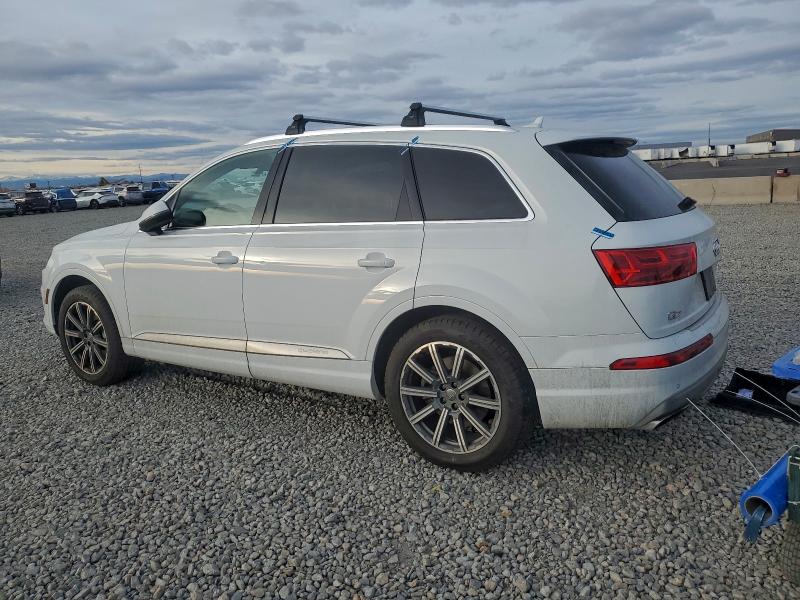 Фото 2 - AUDI Q7