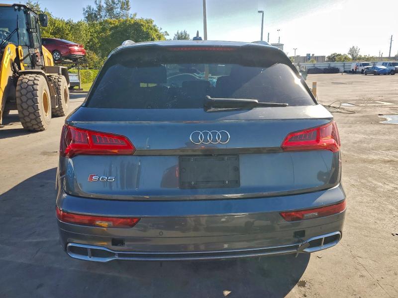 Фото 6 - AUDI SQ5