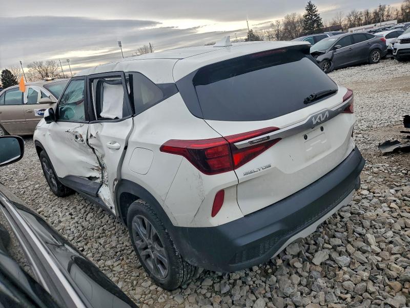 Фото 2 - KIA SELTOS