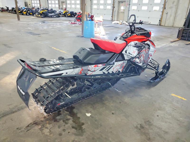 2019 SKI-DOO BACKCOUNTR