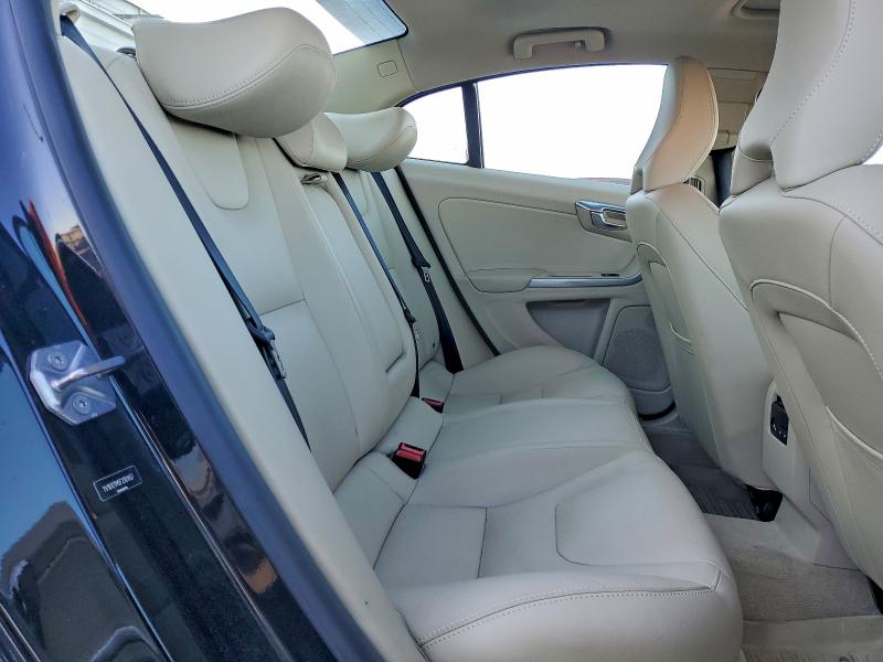 Фото 10 - VOLVO S60