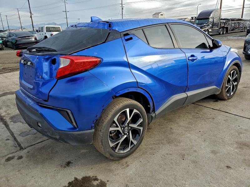Фото 3 - TOYOTA C-HR