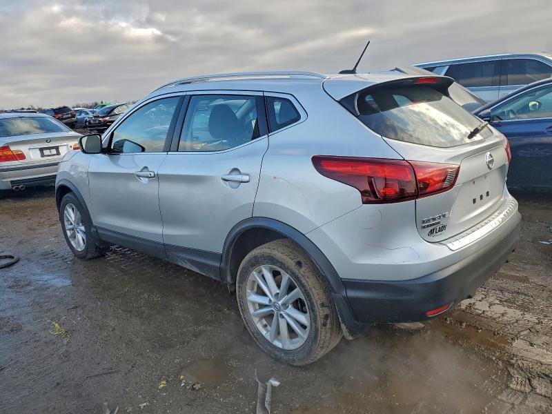 Фото 2 - NISSAN ROGUE