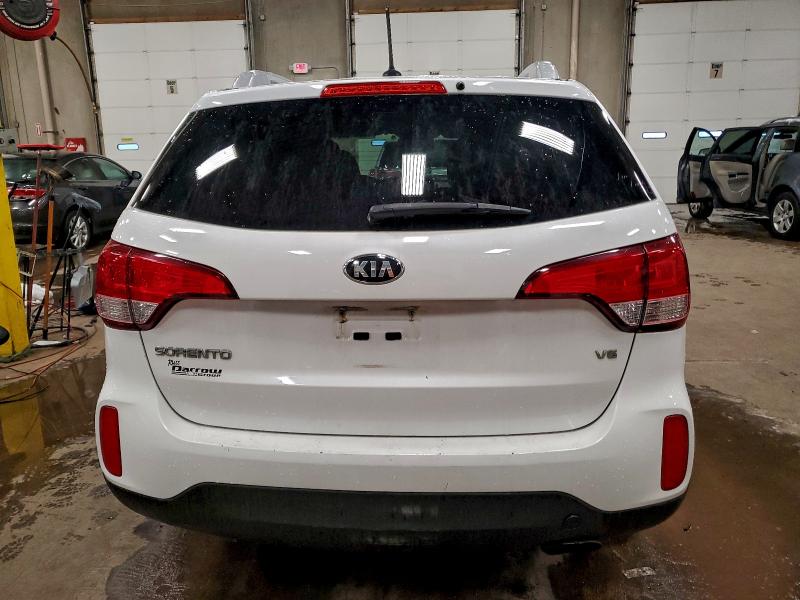 Фото 6 - KIA SORENTO