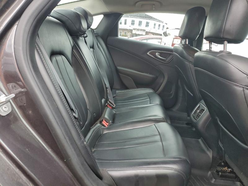 Фото 10 - CHRYSLER 200