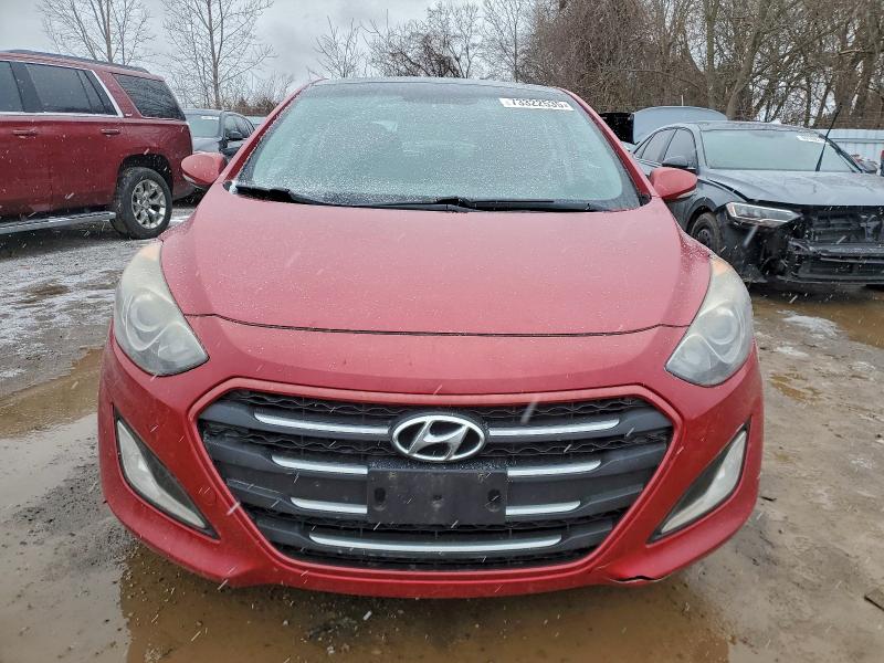 Фото 5 - HYUNDAI ELANTRA
