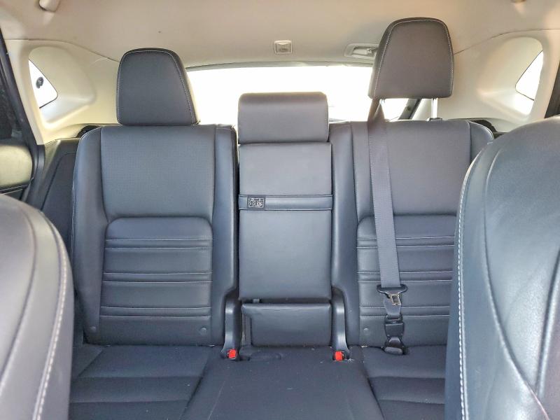 Фото 10 - LEXUS NX