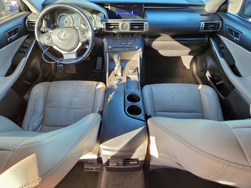 Фото 8 - LEXUS IS