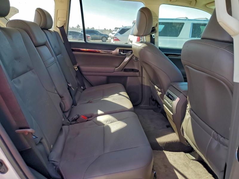 Фото 11 - LEXUS GX