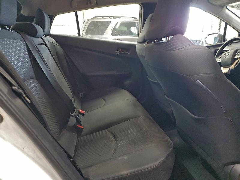 Фото 10 - TOYOTA PRIUS