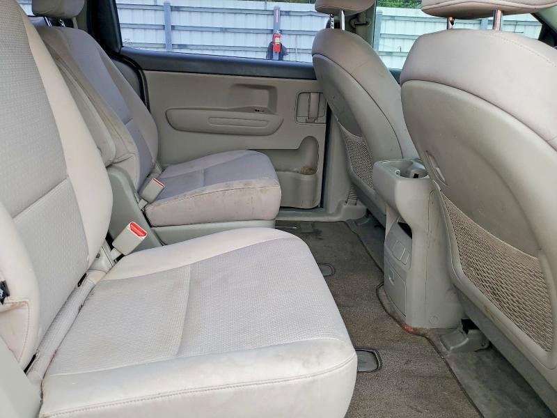 Фото 11 - KIA SEDONA