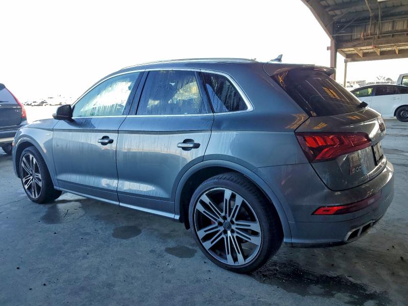 Фото 2 - AUDI SQ5