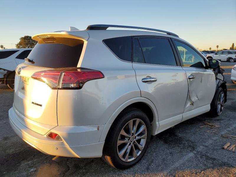 Фото 3 - TOYOTA RAV4