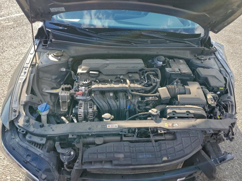 Фото 11 - HYUNDAI ELANTRA