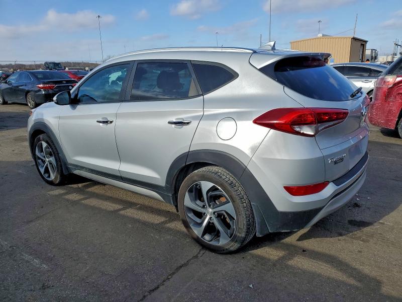 Фото 2 - HYUNDAI TUCSON
