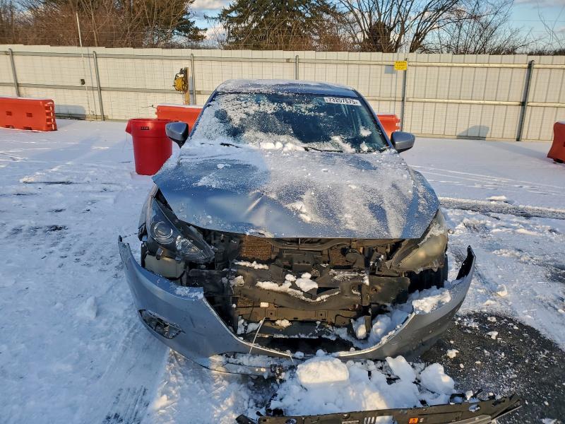 Фото 5 - MAZDA 3