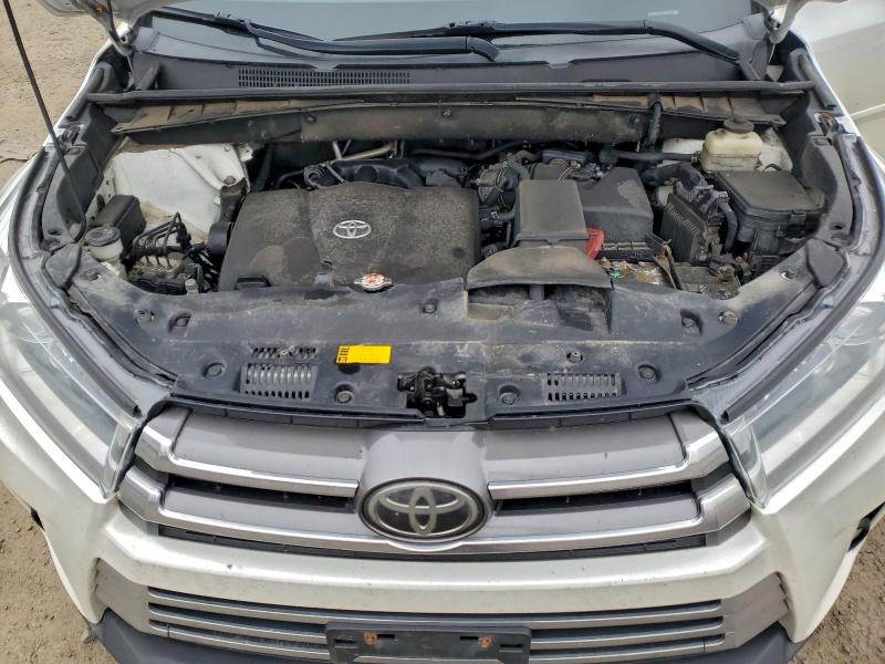 Фото 12 - TOYOTA HIGHLANDER