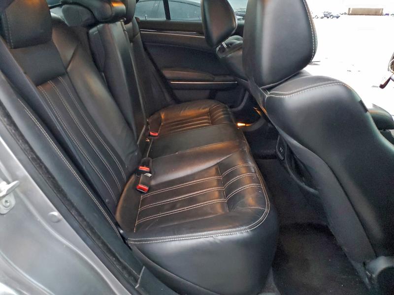 Фото 10 - CHRYSLER 300