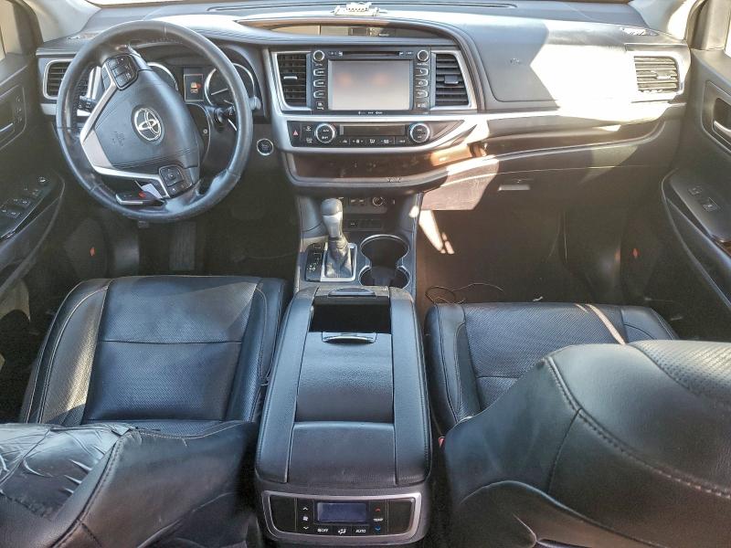 Фото 8 - TOYOTA HIGHLANDER